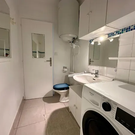 Grand à Deux Pas De La